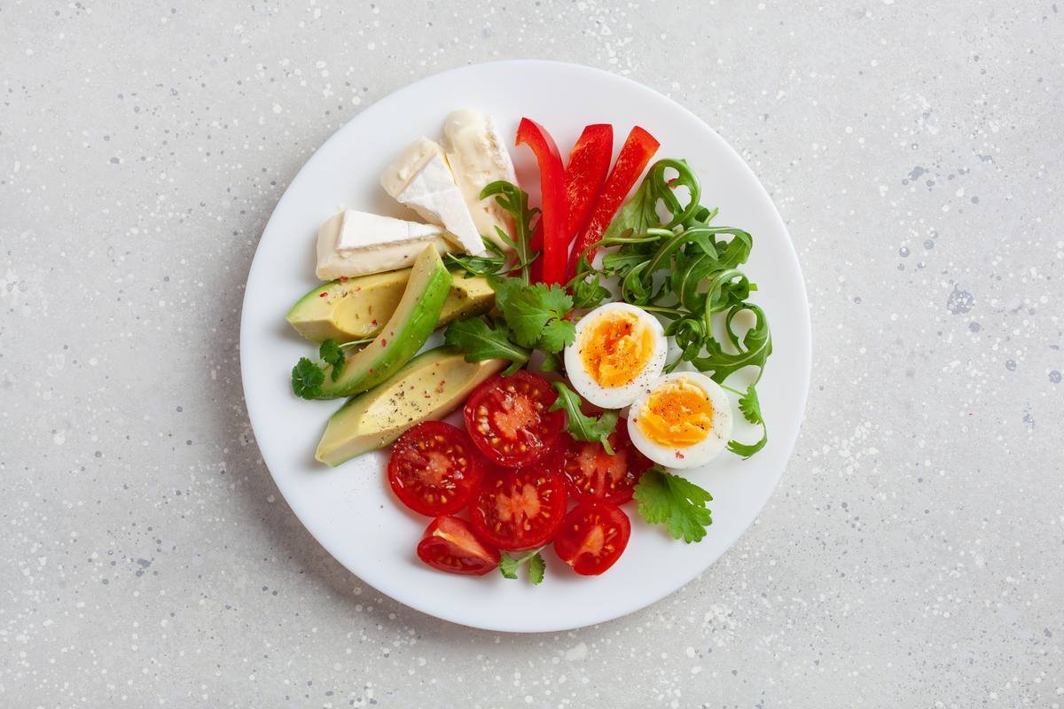 Protein-rich colorful meal plate for blood sugar and weight management