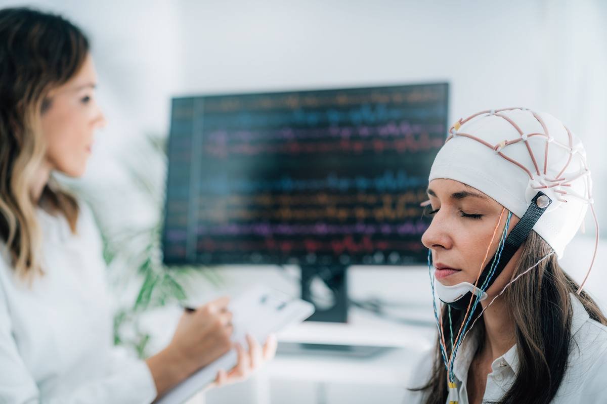 Brain wave EEG neurological testing for tinnitus